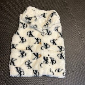 Calvin Klein White and Black Fuzzy Vest girls size 4